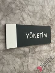 Beyaz Kenarlı Yönetim Kapı İsimliği