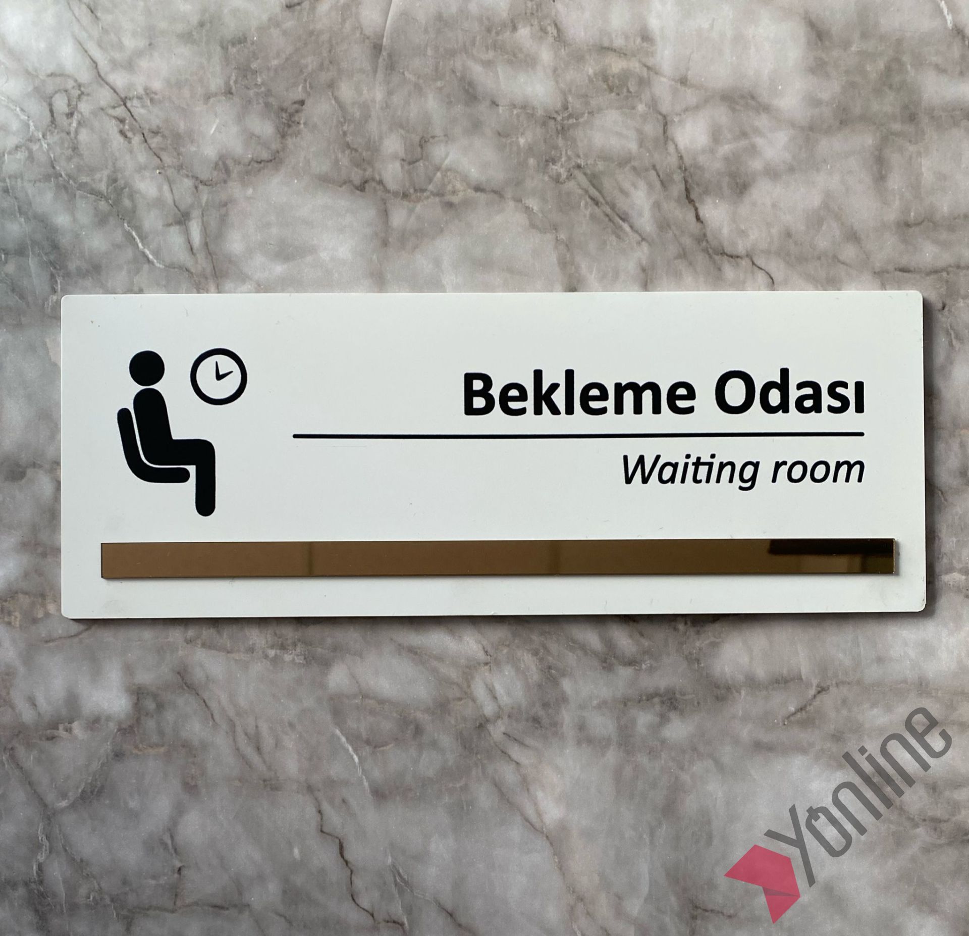 Bronz Aynalı Beyaz Bekleme Salonu Kapı İsimliği