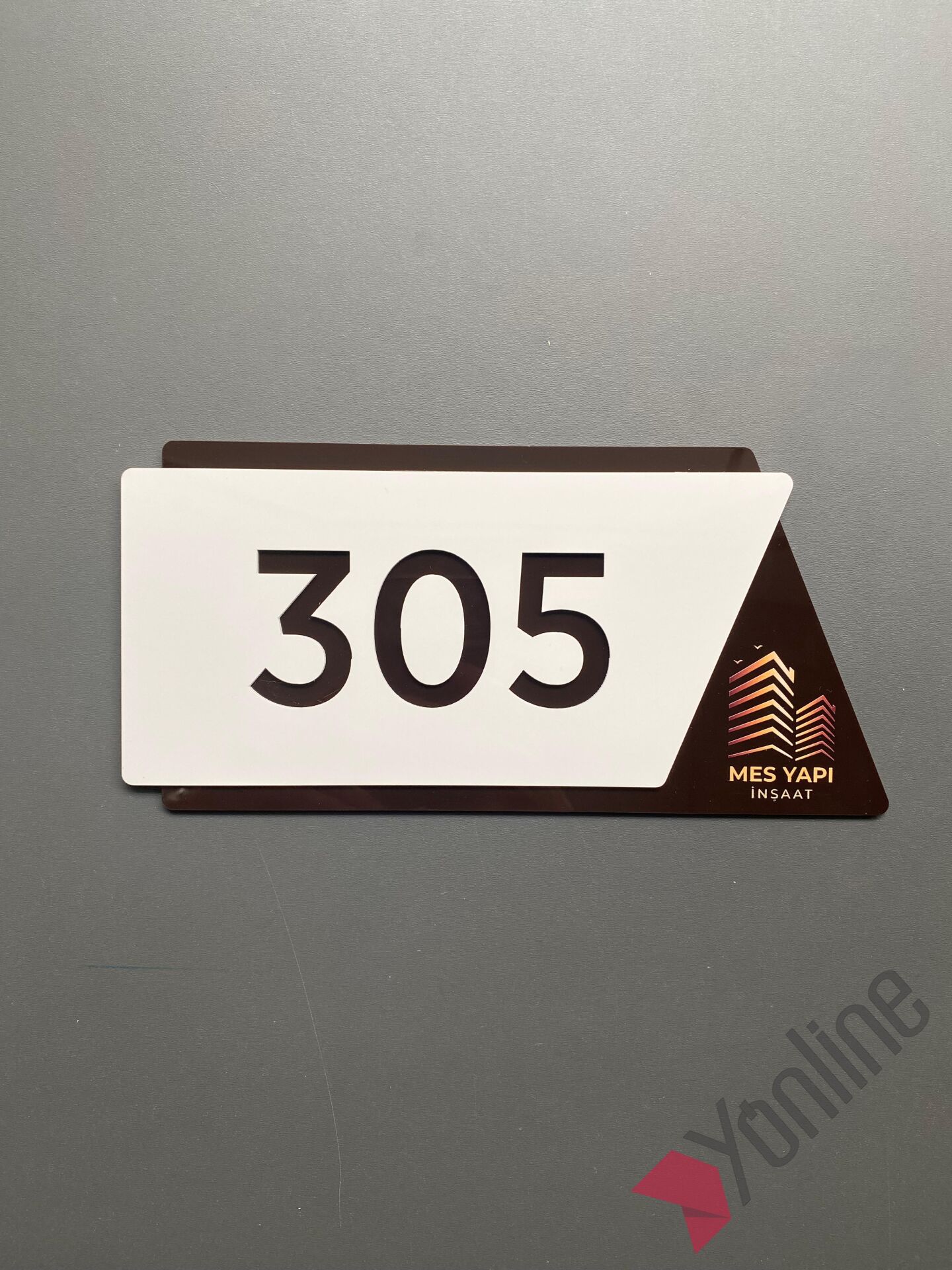 Çift Katlı Logolu Otel Kapı Numarası