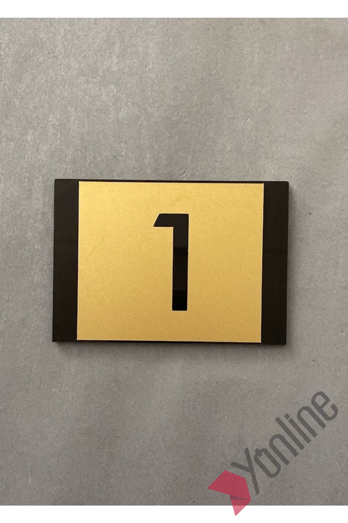 Minimal Altın Tasarım Kapı Numarası