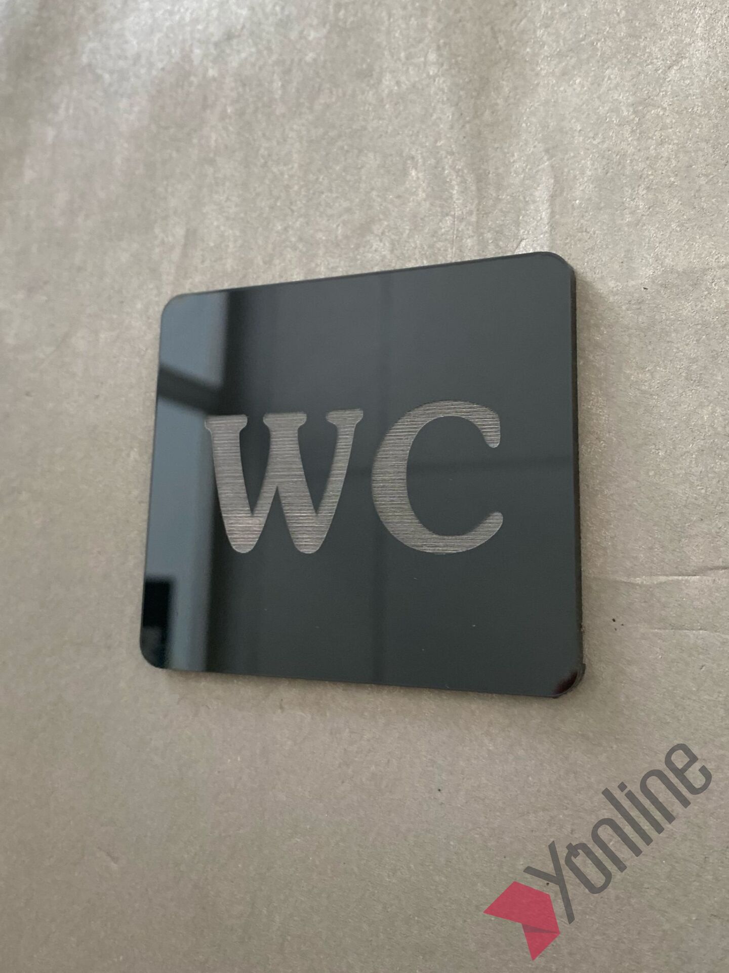Siyah Minimal WC Levhası