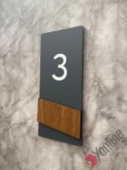 Ahşap Kenarlı Dikey Kapı Numarası
