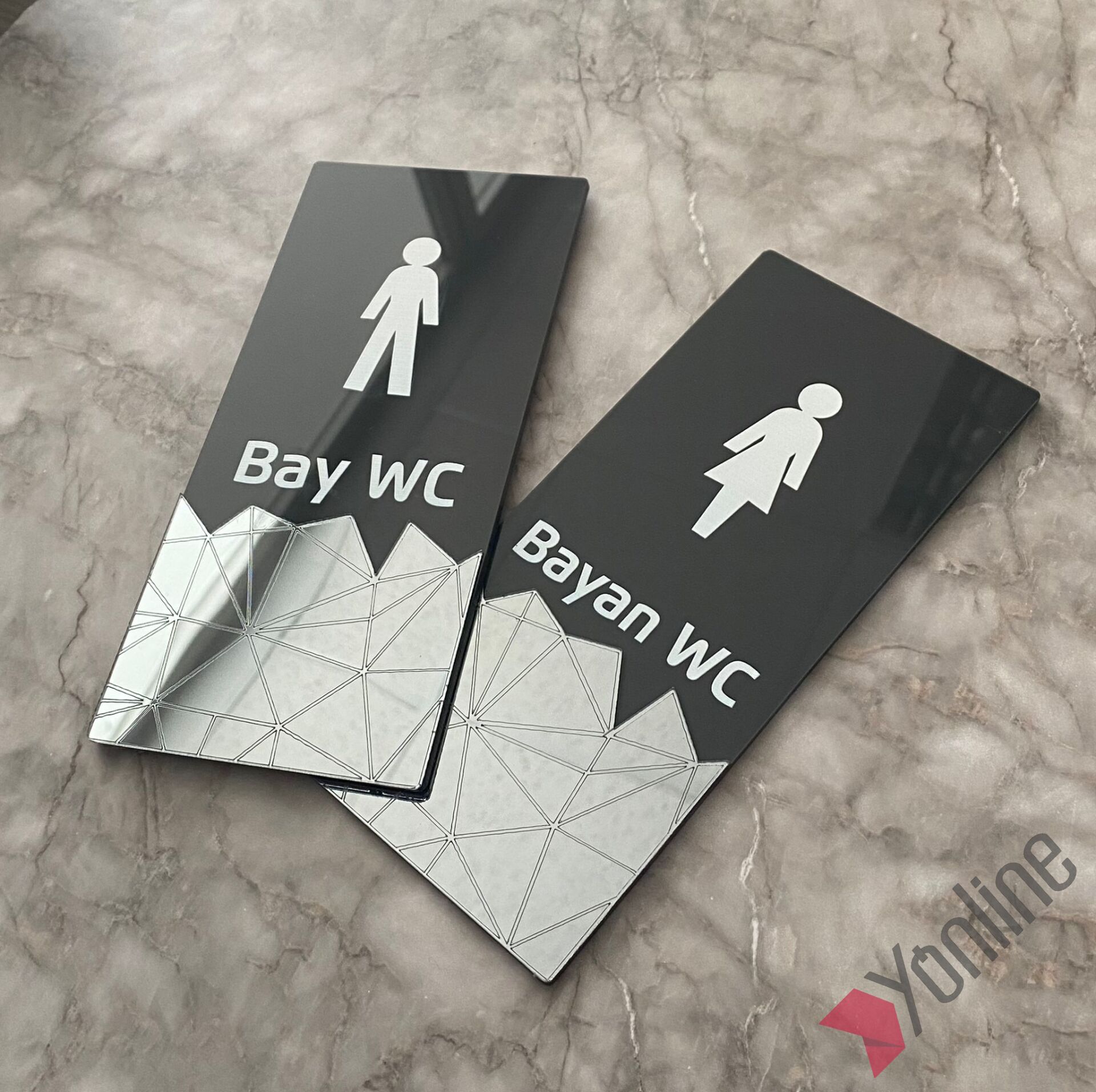 Gümüş Aynalı Dikey WC Levhası