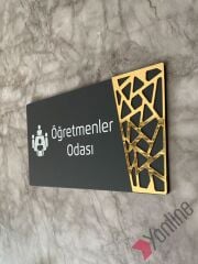 Altın Kenarlı Antrasit Kapı İsimliği
