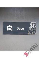 Gümüş Detaylı Depo Kapı İsimliği