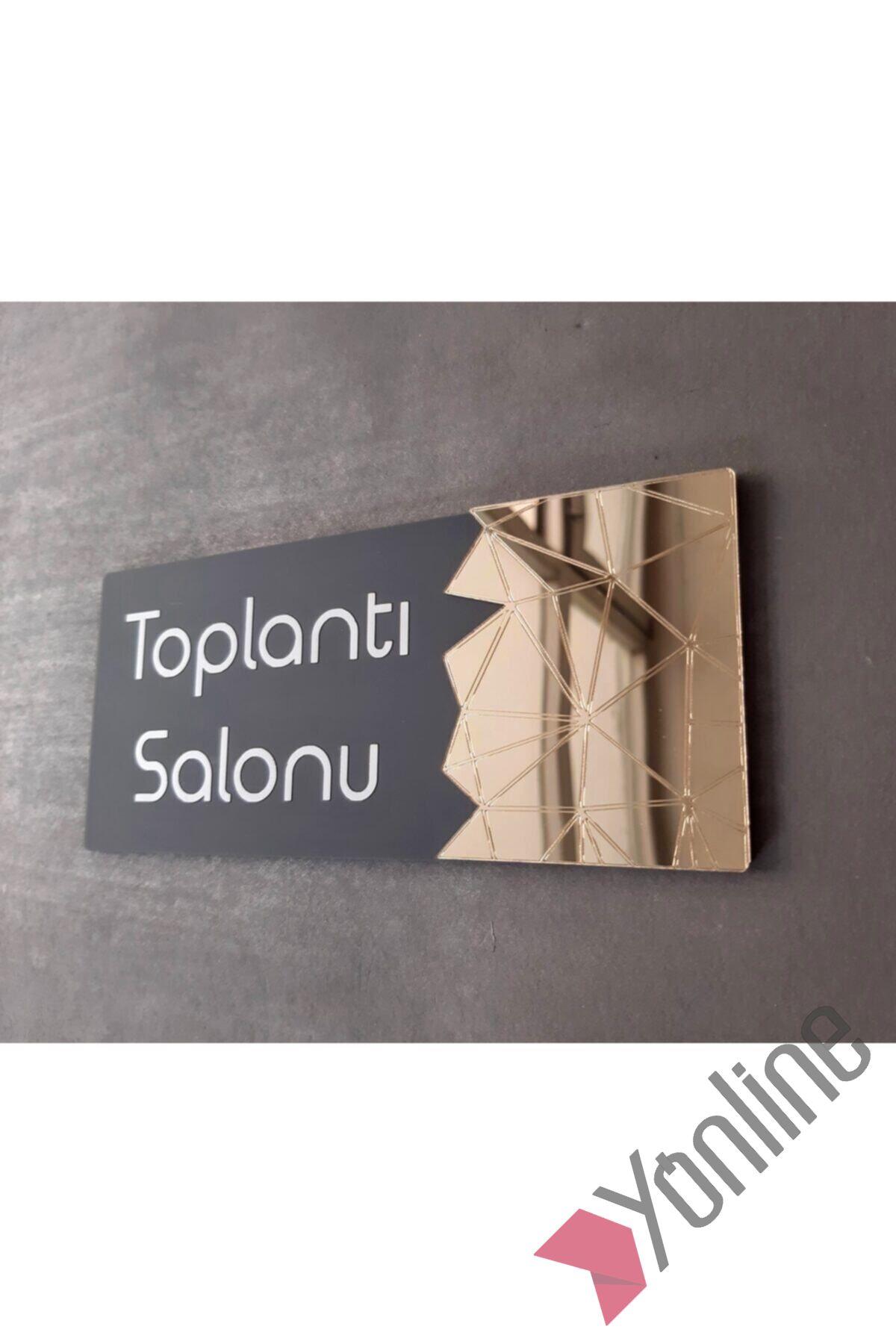 Altın Detaylı Toplantı Salonu Kapı İsimliği