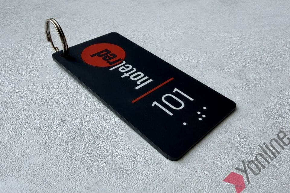Mat Siyah Logolu Braille Alfabeli Otel Anahtarlığı