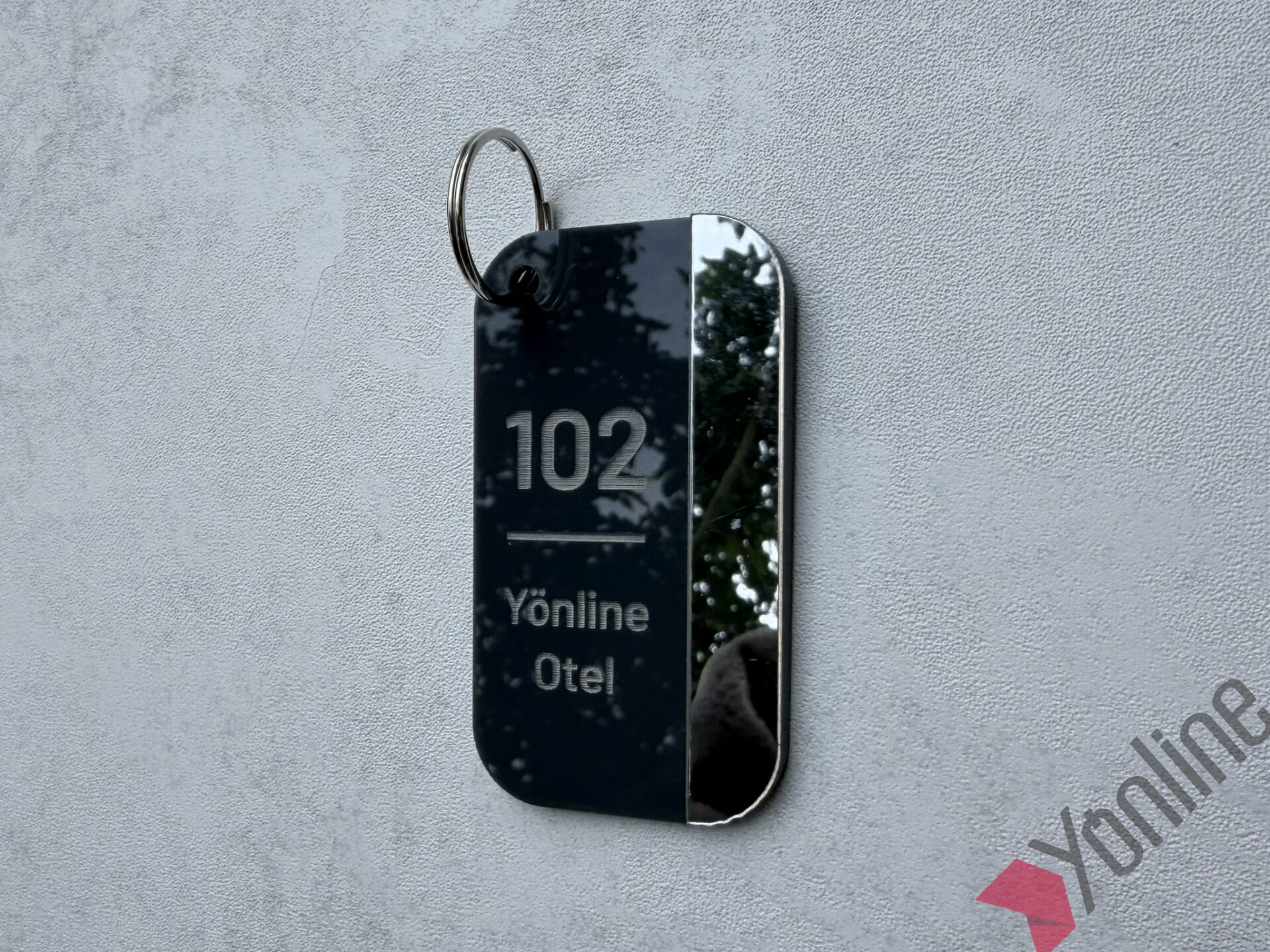 Gümüş Kenarlı Antrasit Otel Anahtarlığı