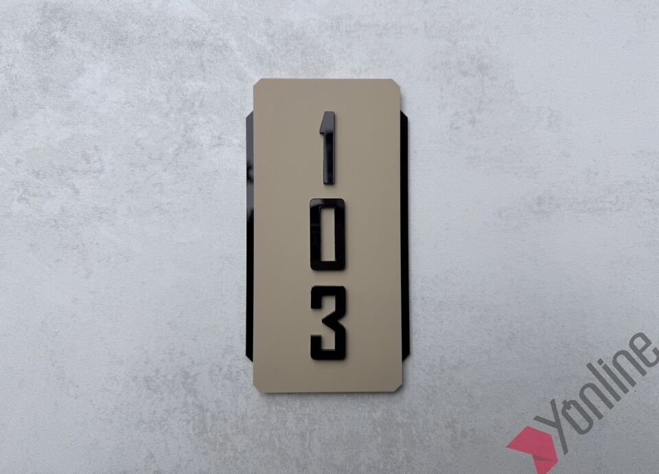 Bej Kabartmalı Otel Kapı Numarası