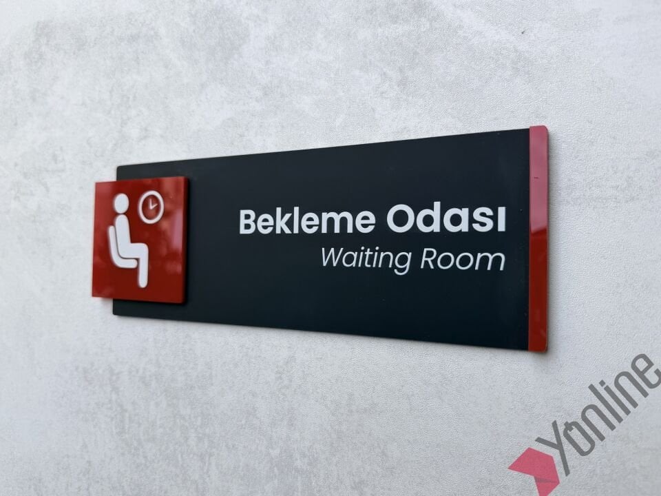 Kırmızı Detaylı İkonlu Kapı İsimliği