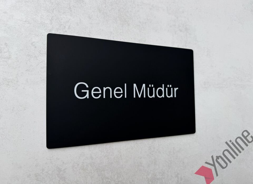 Mat Siyah Sade Kapı İsimliği