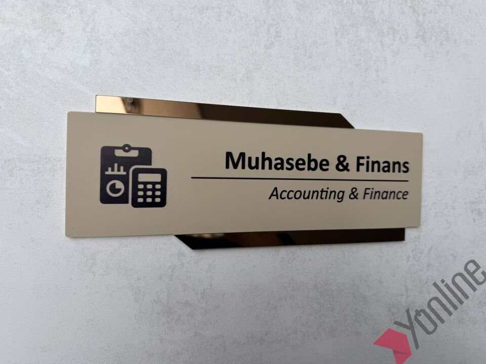 Bronz Aynalı Bej Kapı İsimliği