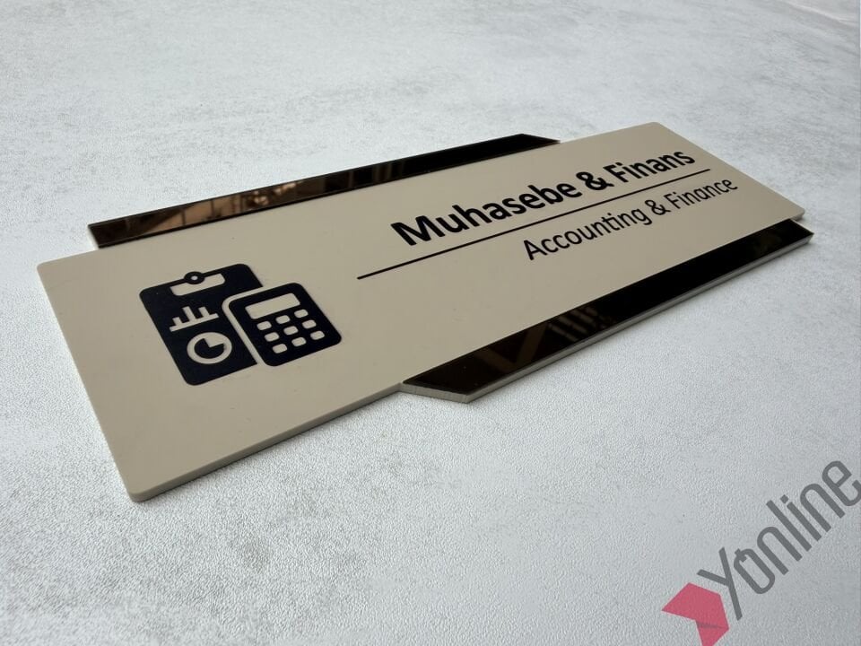 Bronz Aynalı Bej Kapı İsimliği