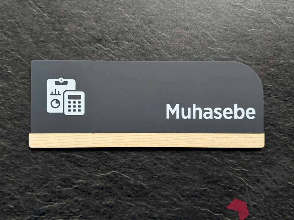 Meşe Serisi Antrasit Kapı İsimliği