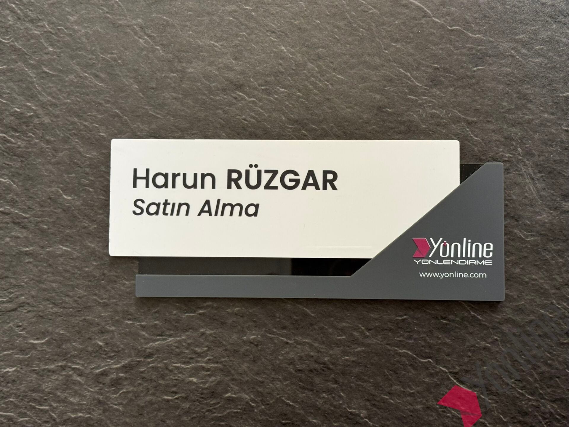 Değiştirilebilir Logolu Kurumsal Kapı İsimliği