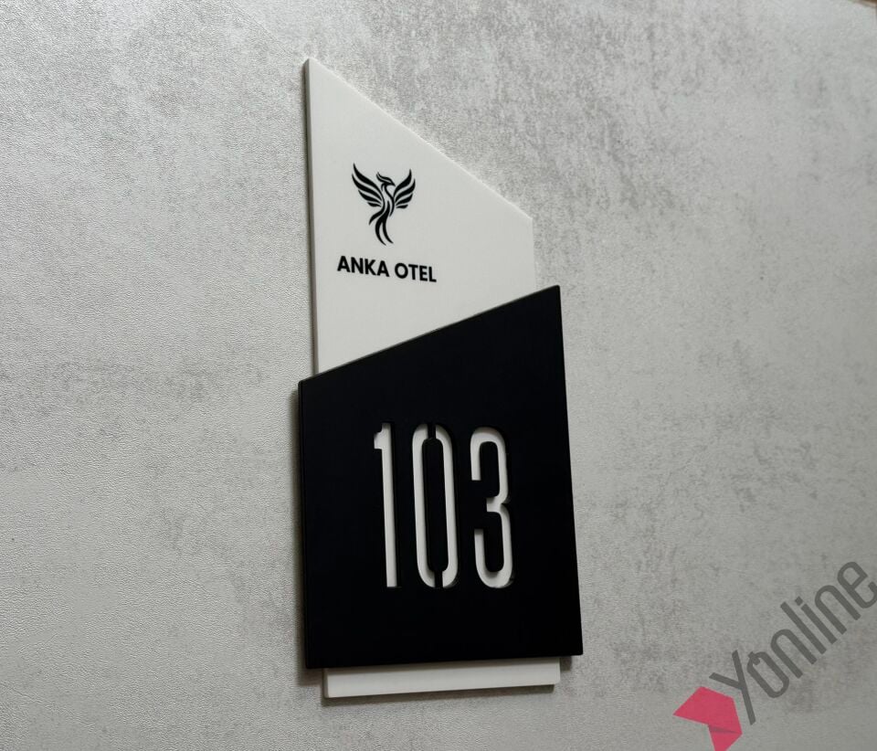 Çift Katlı Logolu Dikey Otel Kapı Numarası