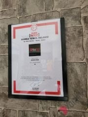 A4 Dikey Kolay Değiştirilebilir Kapı ve Duvar Tipi Föylük Pano