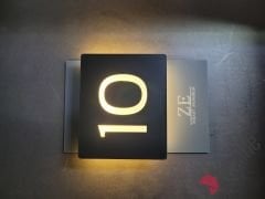 Logo Kazımalı Antrasit Işıklı Kapı Numarası