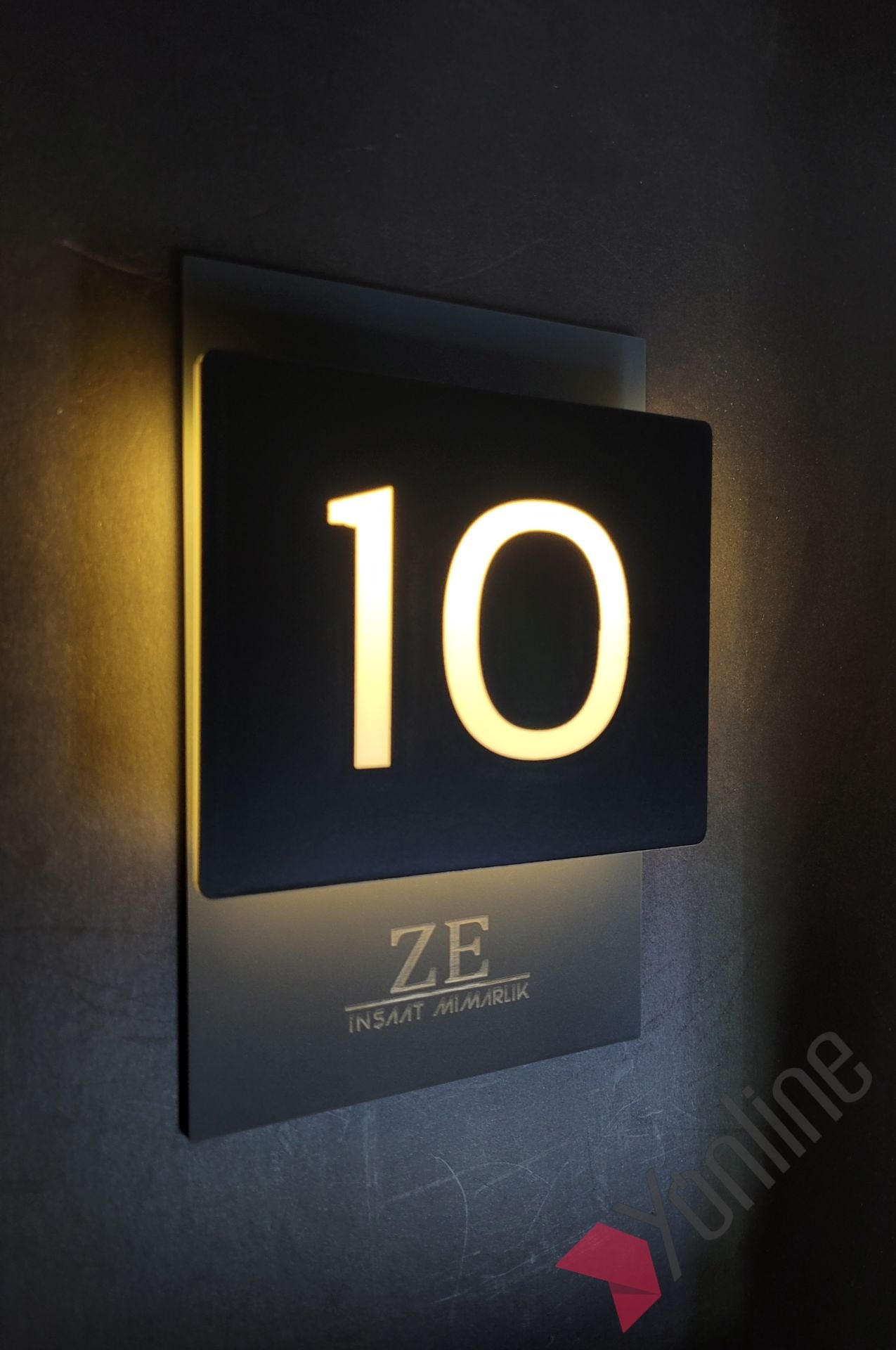 Logo Kazımalı Antrasit Işıklı Kapı Numarası