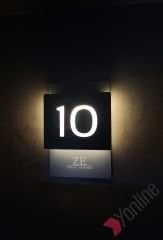 Logo Kazımalı Antrasit Işıklı Kapı Numarası