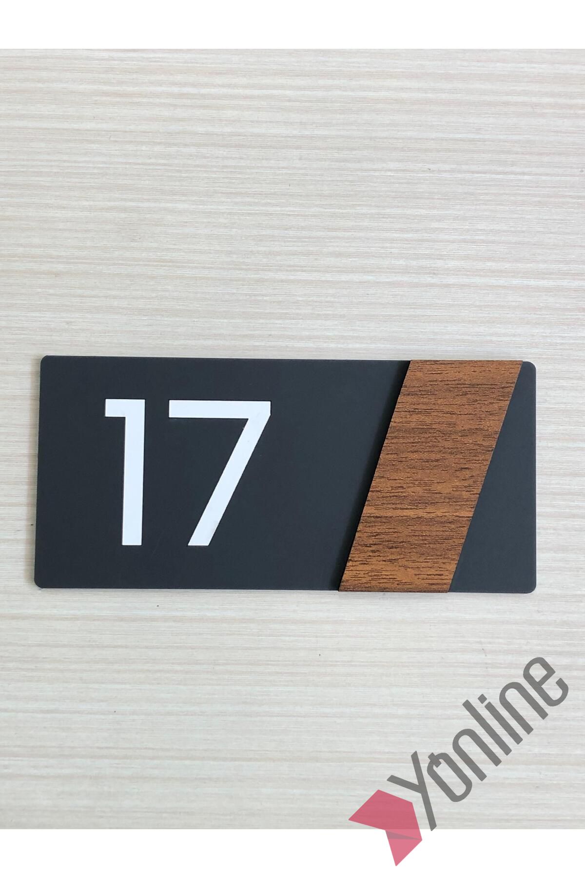 Ahşap Kenarlı Mat Siyah Kapı Numarası