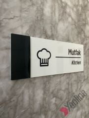 Parlak Beyaz Mutfak Kapı İsimliği
