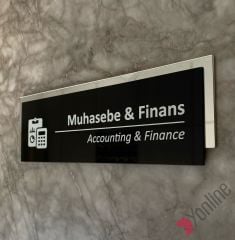 Gümüş Aynalı Siyah Muhasebe & Finans Kapı İsimliği