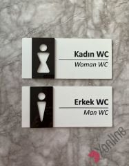 Siyah Detaylı Beyaz WC Levhası
