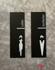 Mat Siyah Dikey WC Levhası