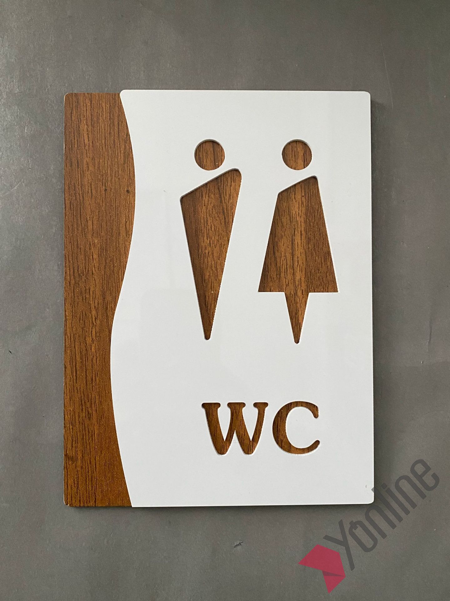 Ahşap Detaylı Beyaz WC Levhası
