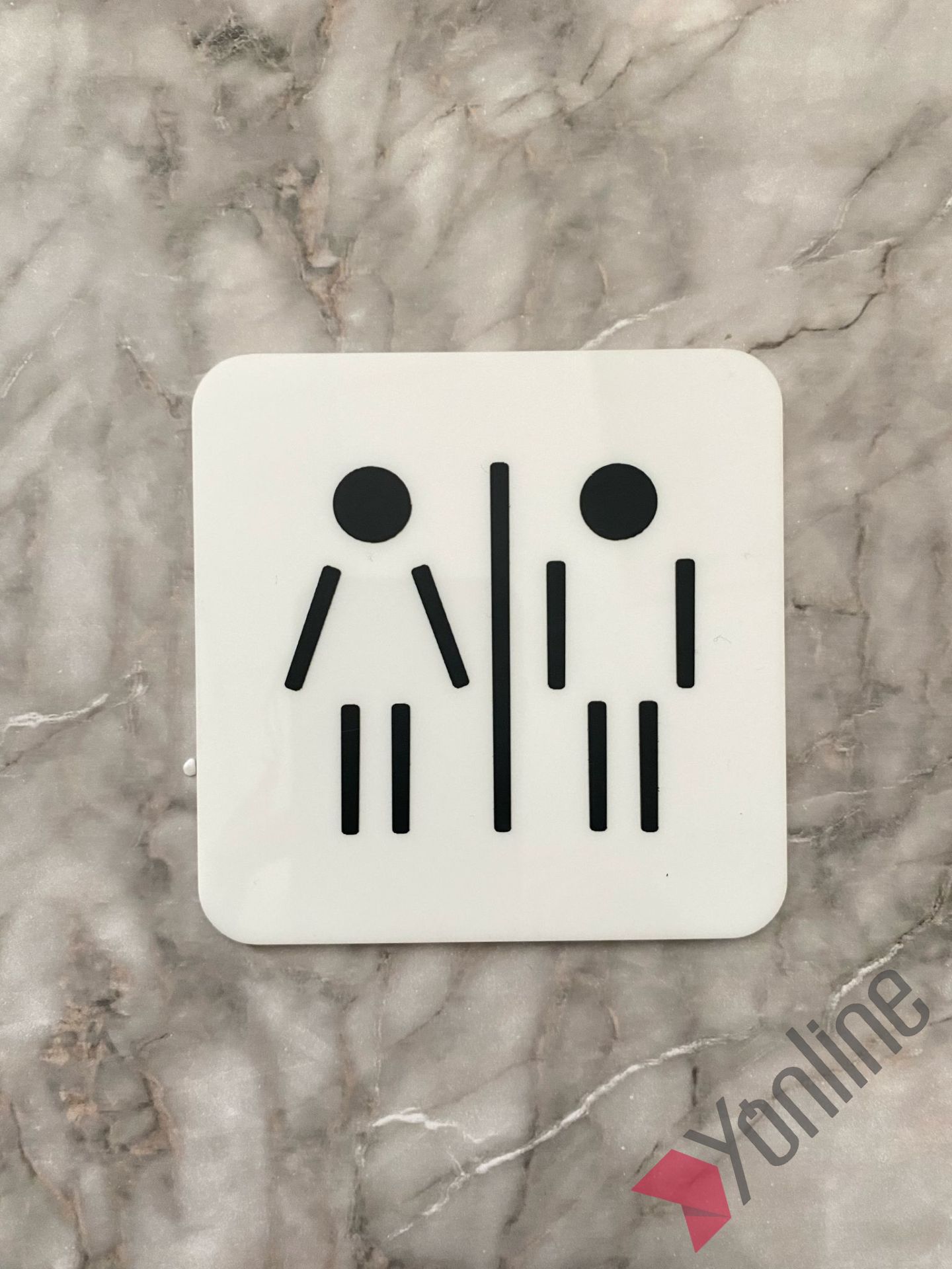 Parlak Beyaz Minimal WC Levhası