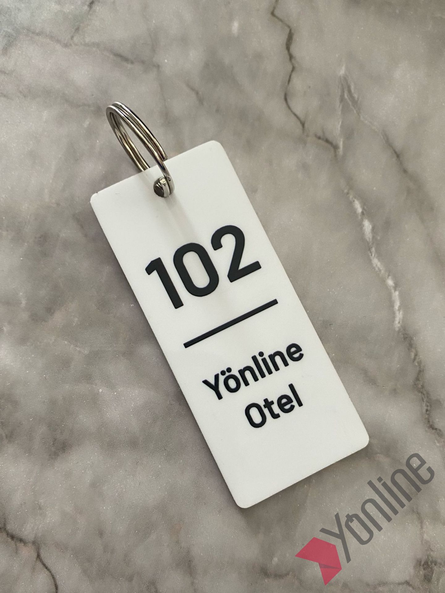Beyaz Minimal Otel Oda Anahtarlığı